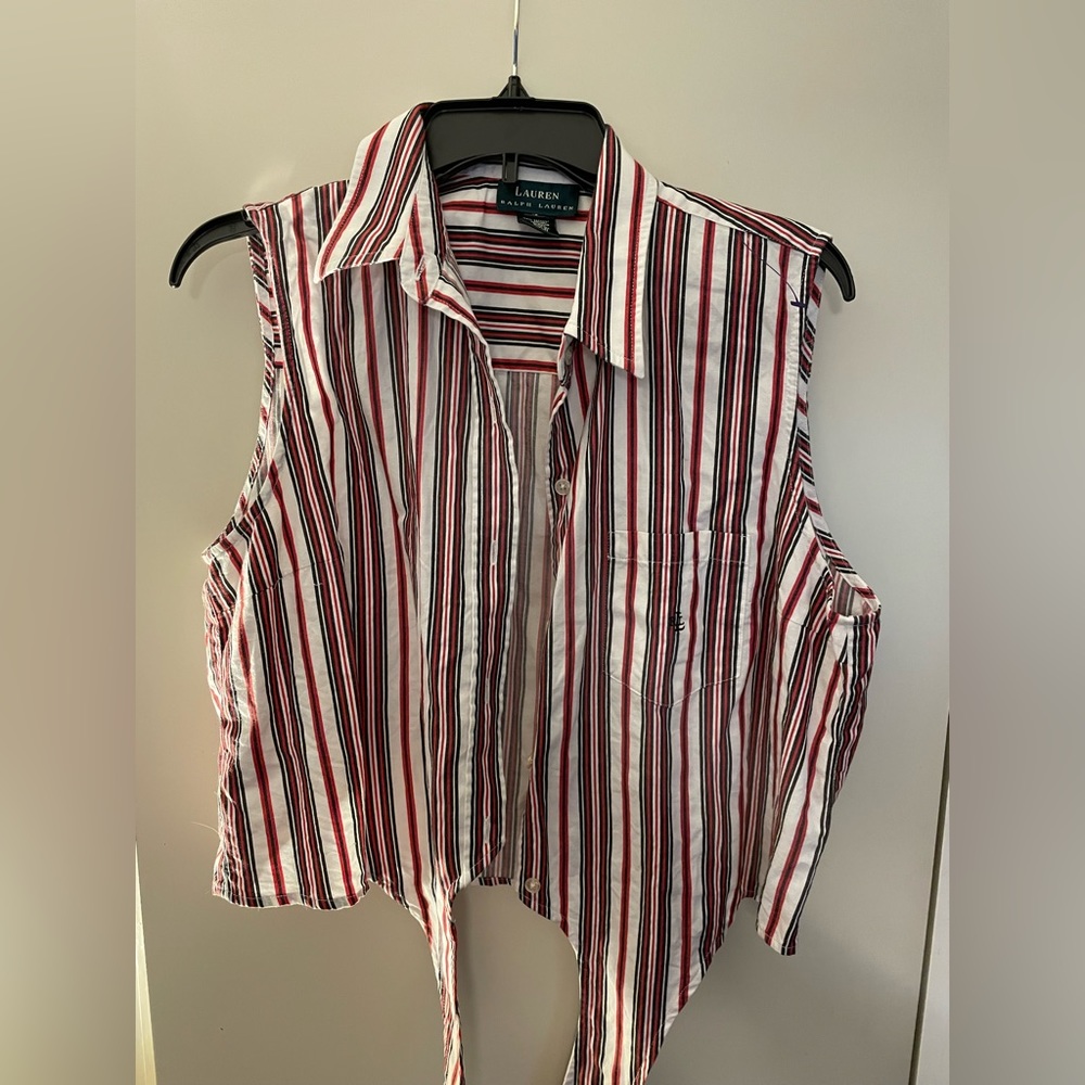 Cute cotton button up perfect for spring and summer.